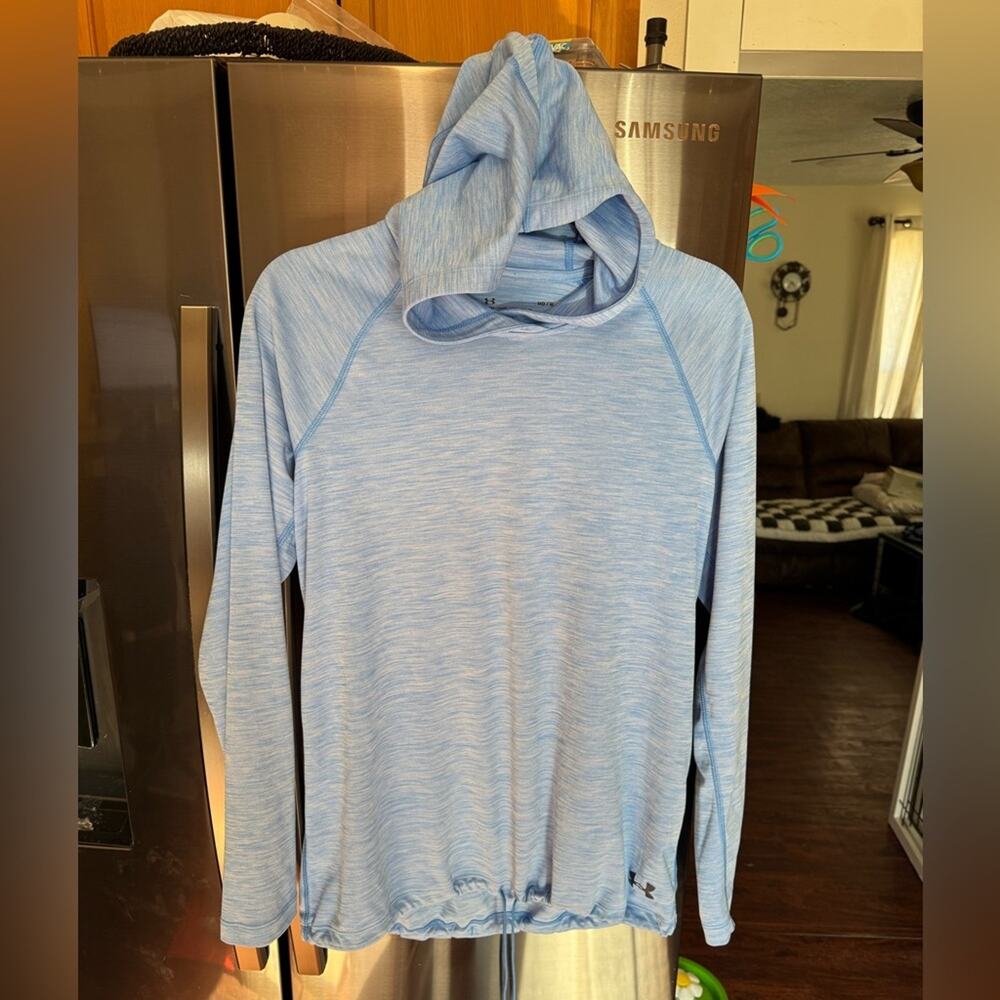 (M) Under Armour Hooded shirt